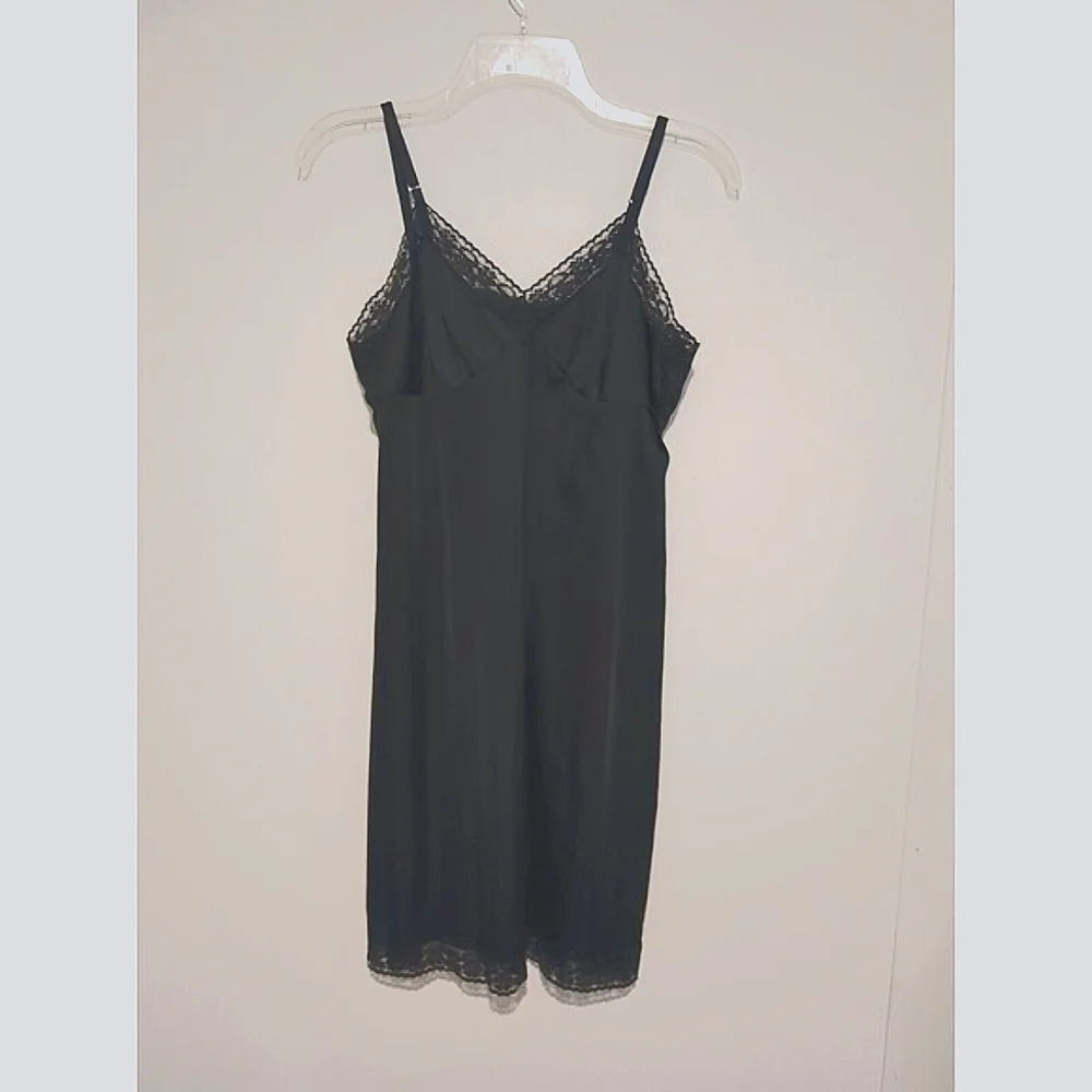 Vintage 70s Vanity Fair Black Nylon Tricot Full Slip Lace Trim 36 S Short